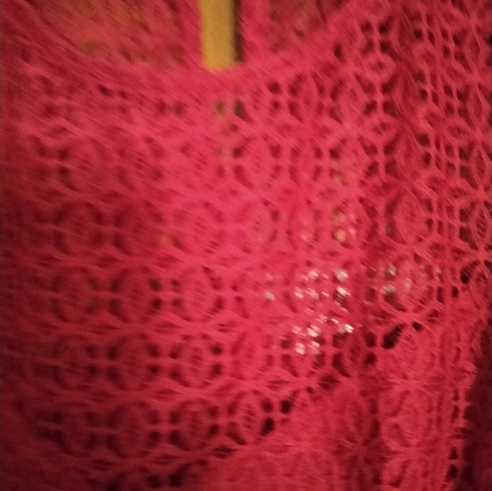 Red top - Picture 2 of 2